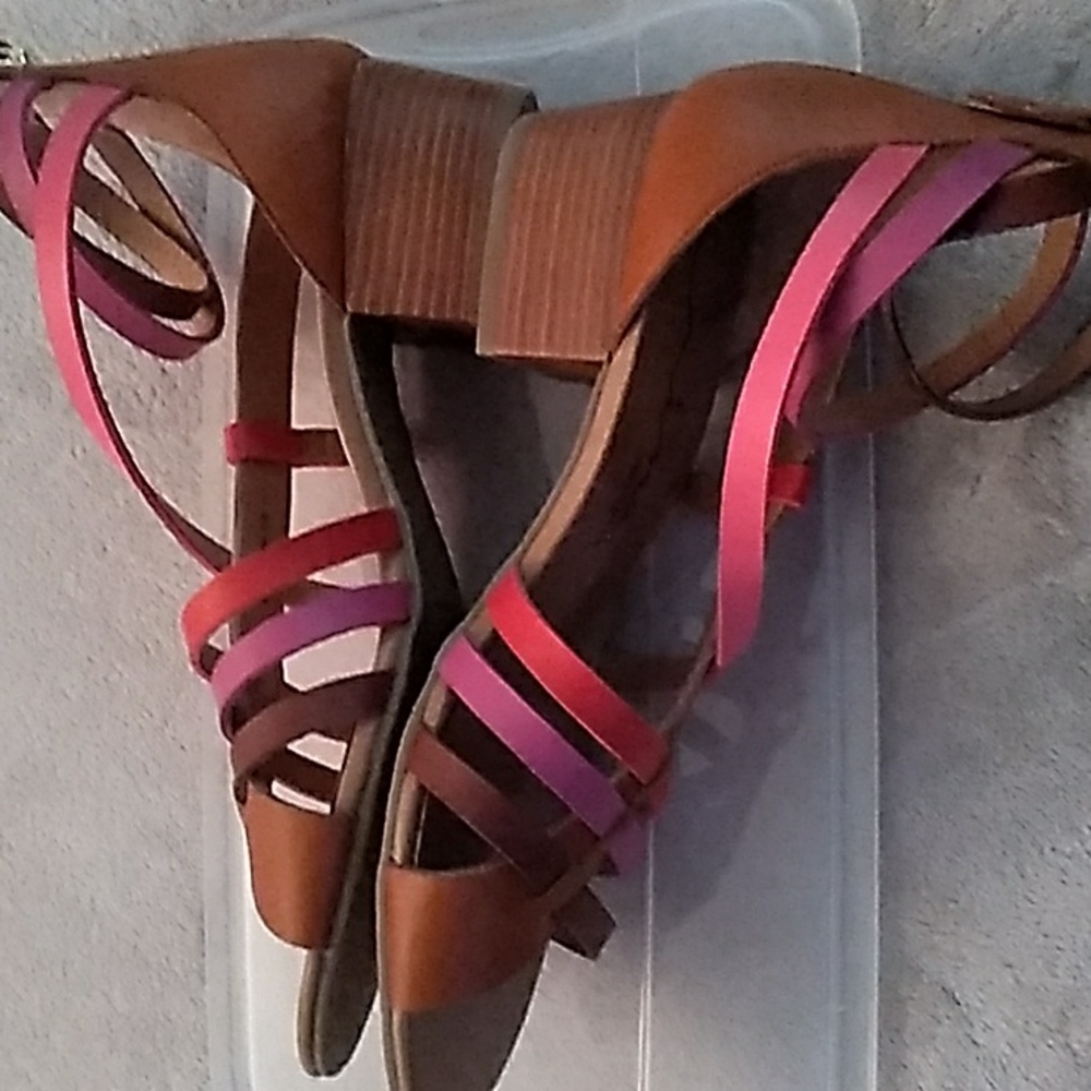 Sandals - Picture 2 of 4